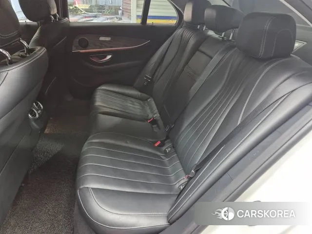 Mercedes-Benz E-Class W213 2019 Белый из Кореи, фото 2