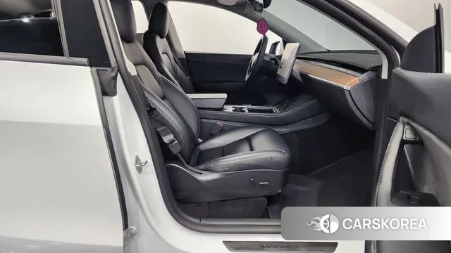 Tesla Model Y 2021 Белый из Кореи, фото 2