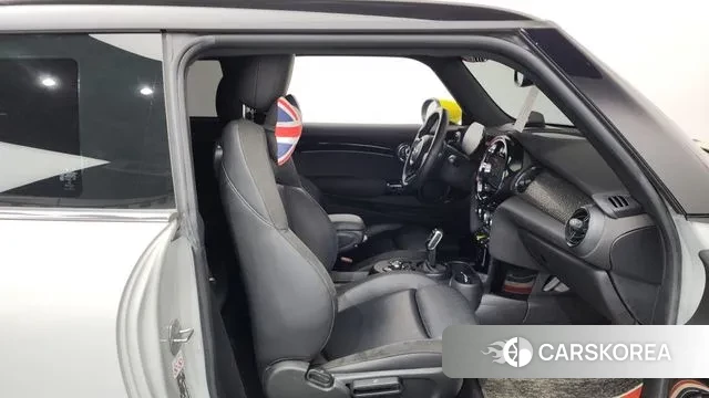 Mini Cooper Electric 2022 Серебряный из Кореи, фото 2