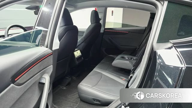 Tesla Model Y 2025 Черный из Кореи, фото 2