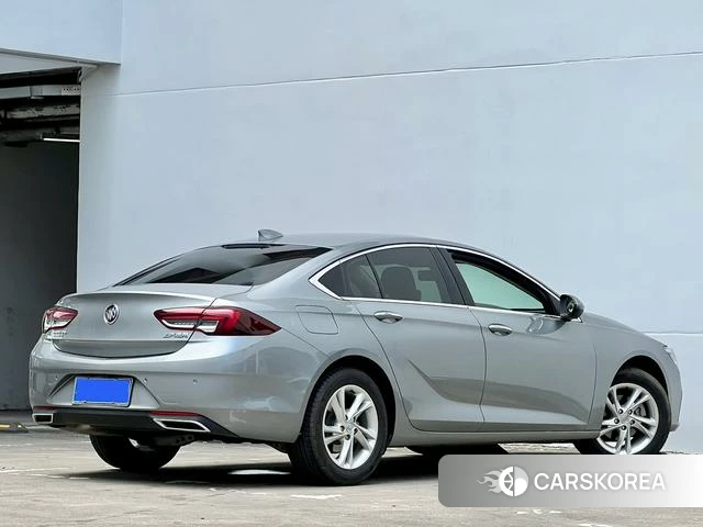 Buick Regal 2023 Темно-серый из Китая, фото 2