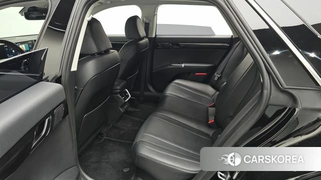 Hyundai Grandeur Hybrid (GN7) 2023 Черный из Кореи, фото 2