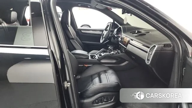 Porsche Cayenne (PO536) 2022 Черный из Кореи, фото 2