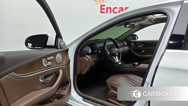 Mercedes-Benz E-Class W213 2020 Белый из Кореи, фото 2