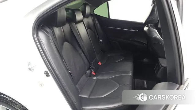 Toyota Camry (XV70) 2018 Белый из Кореи, фото 2