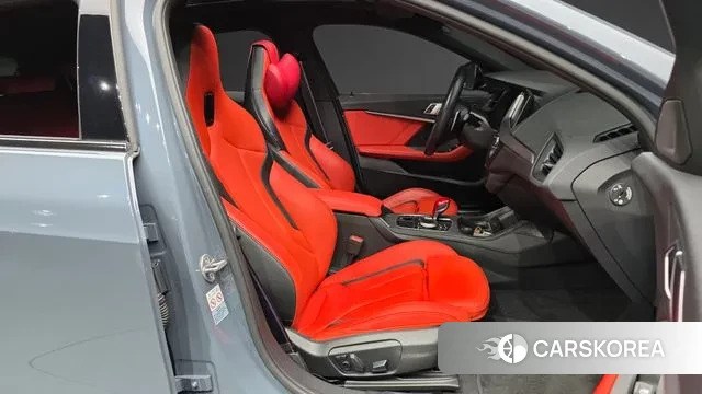 BMW 1 Series (F40) 2021 Светло-серебряный цвет из Кореи, фото 2