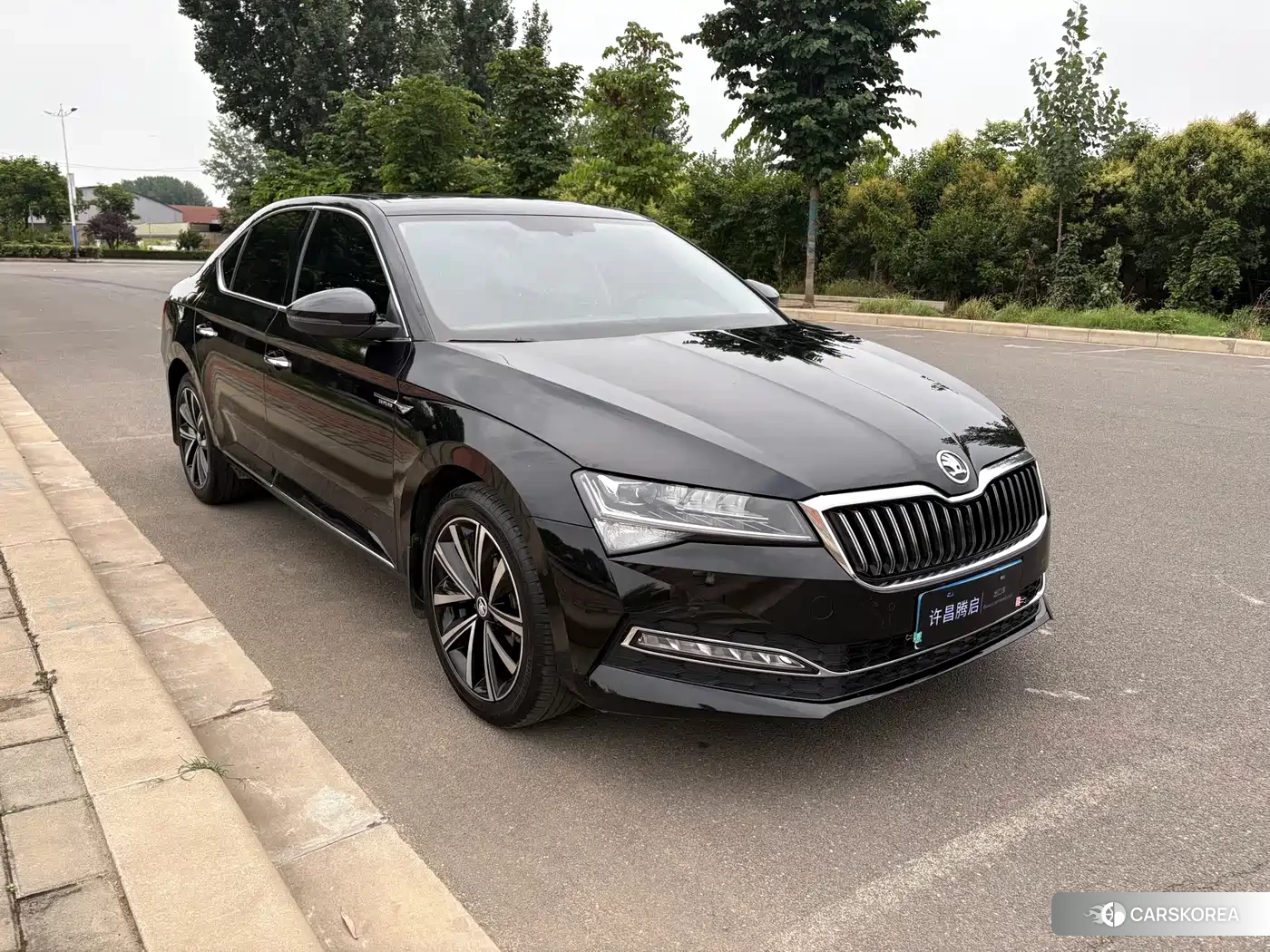 Skoda Superb 2023 Черный из Китая, фото 2