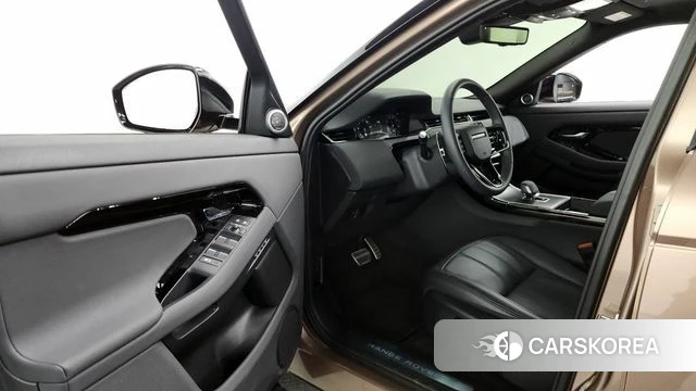 Land Rover Range Rover Evoque 2nd Generation 2025 Золотой из Кореи, фото 2