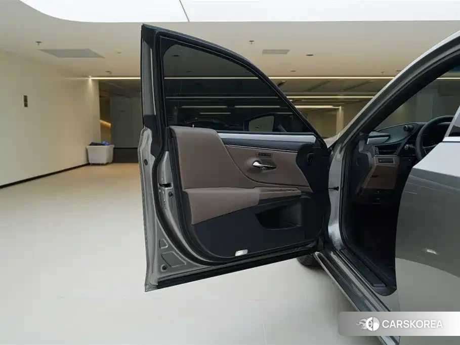 Lexus ES 2026 Silver/gray из Китая, фото 2