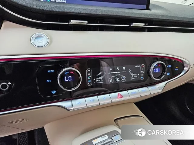 Genesis GV70 2023 Черный из Кореи, фото 2