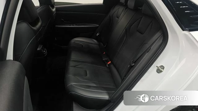 Hyundai The New Avante (CN7) 2023 Белый из Кореи, фото 2