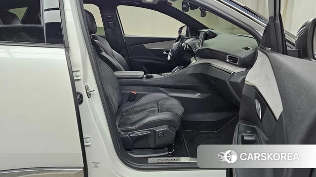 Peugeot 3008 second generation 2019 Белый из Кореи, фото 2