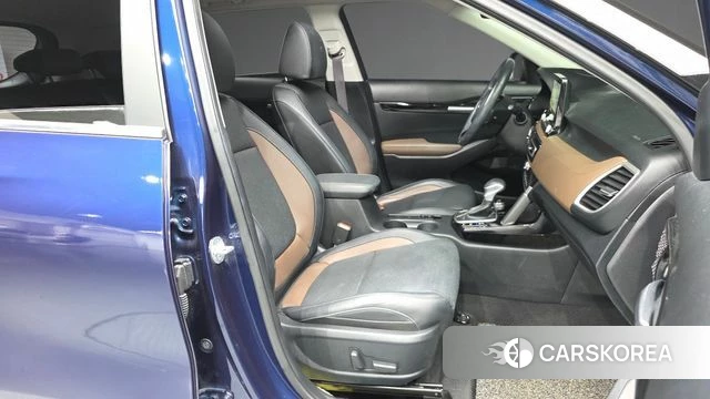 Kia Seltos 2021 Синий из Кореи, фото 2