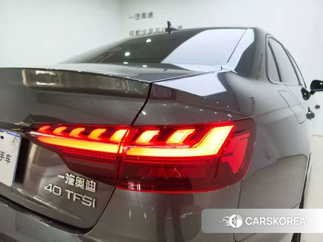 Audi A4L 2025 Темно-серый из Китая, фото 2