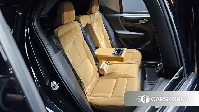 Volvo XC40 2022 Черный из Кореи, фото 2