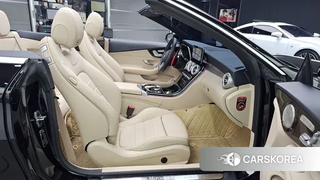 Mercedes-Benz C-Class W205 2021 Черный из Кореи, фото 2