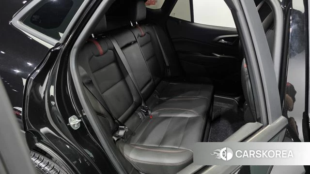 Chevrolet (GM Daewoo) Trax Crossover 2024 Черный из Кореи, фото 2