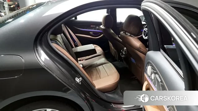 Mercedes-Benz E-Class W213 2022 Серый из Кореи, фото 2