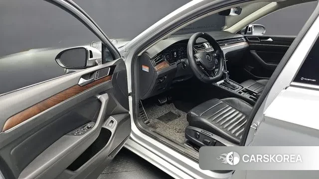 Volkswagen Passat GT (B8) 2018 Серый из Кореи, фото 2