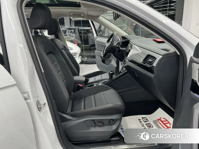 Volkswagen Tanyue 2022 Белый из Китая, фото 2