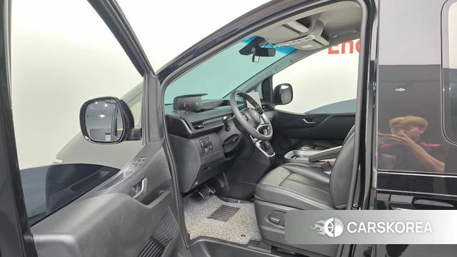 Hyundai Staria 2022 Черный из Кореи, фото 2
