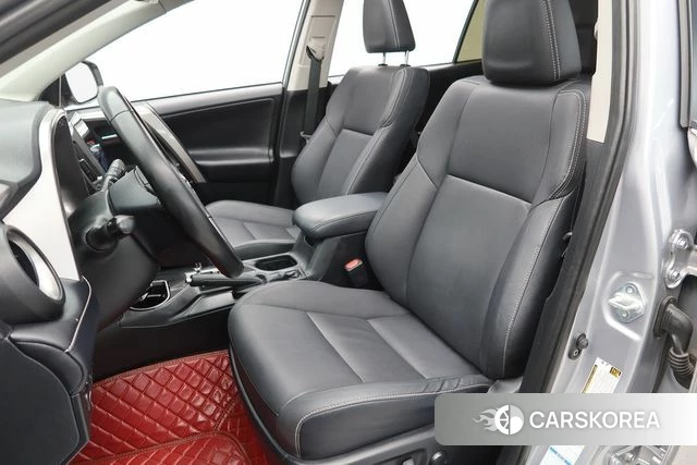 Toyota RAV4 2018 Серебряный из Кореи, фото 2