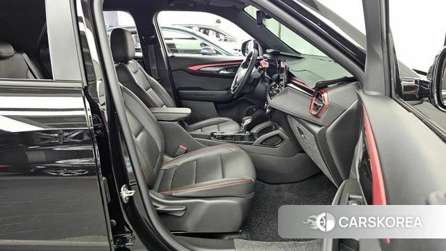 Chevrolet (GM Daewoo) The New Trail Blazer 2023 Черный из Кореи, фото 2