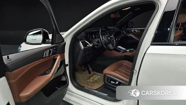 BMW X6 (G06) 2023 Белый из Кореи, фото 2