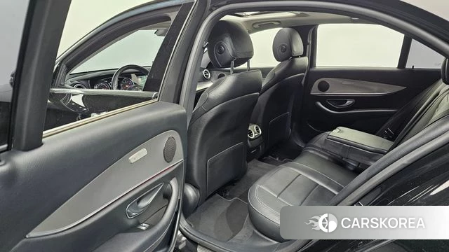 Mercedes-Benz E-Class W213 2019 Черный из Кореи, фото 2