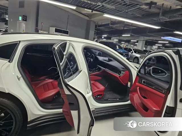 Porsche Panamera (971) 2018 Белый из Кореи, фото 2