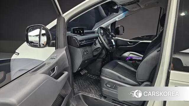 Hyundai Staria 2023 Белый из Кореи, фото 2