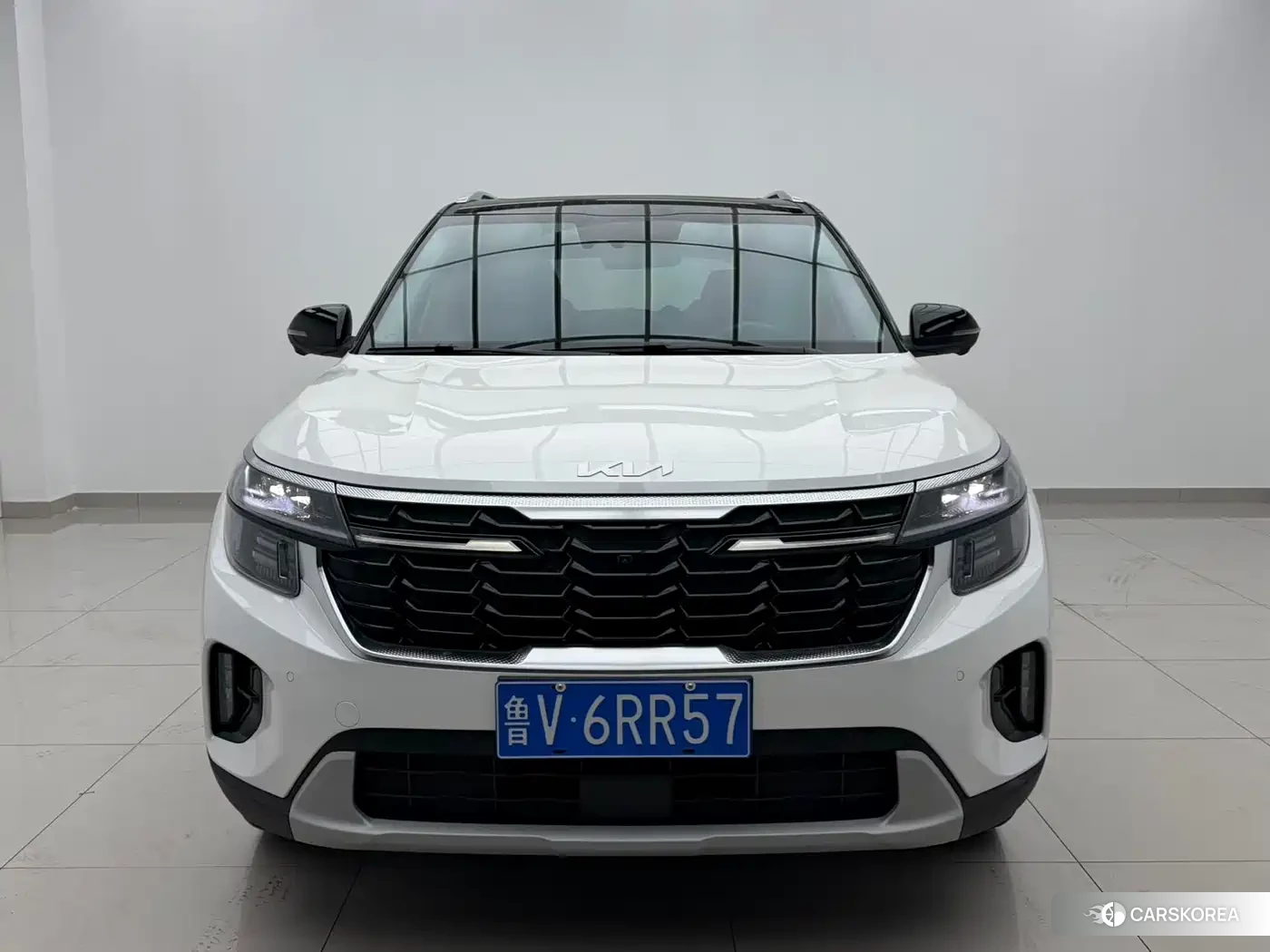 Kia Seltos 2024 Белый из Китая, фото 2