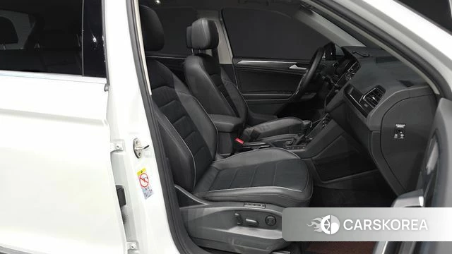 Volkswagen Tiguan second Generation 2020 Белый из Кореи, фото 2