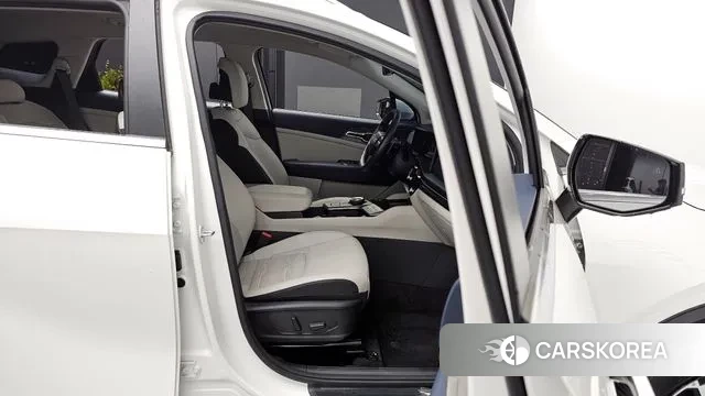 Kia The New Sportage 5th Generation Hybrid 2024 Белый из Кореи, фото 2