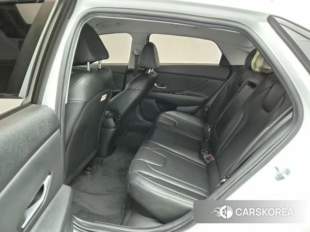 Hyundai Avante Hybrid (CN7) 2022 Белый из Кореи, фото 2