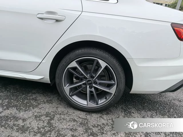 Audi A4L 2024 Белый из Китая, фото 2