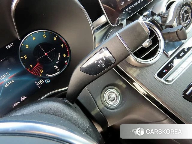 Mercedes-Benz GLC-Class X253 2023 Белый из Кореи, фото 2