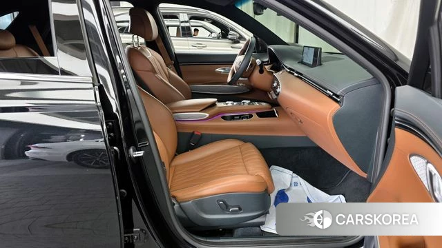 Genesis GV70 2022 Черный из Кореи, фото 2