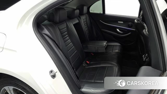Mercedes-Benz E-Class W213 2019 Белый из Кореи, фото 2