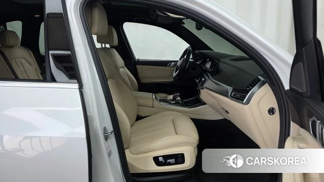 BMW X5 (G05) 2021 Белый из Кореи, фото 2
