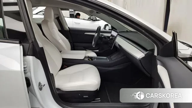 Tesla Model 3 2022 Белый из Кореи, фото 2