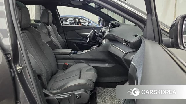 Peugeot 5008 second generation 2020 Серый из Кореи, фото 2