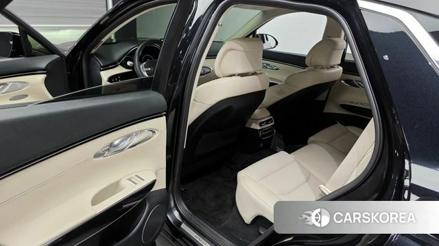 Genesis GV70 2023 Черный из Кореи, фото 2