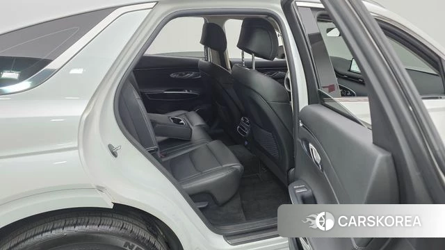 Genesis GV70 2022 Белый из Кореи, фото 2