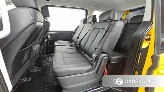 Hyundai Staria 2025 Желтый из Кореи, фото 2