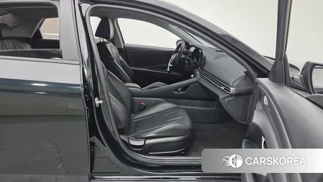 Hyundai Avante (CN7) 2022 Черный из Кореи, фото 2