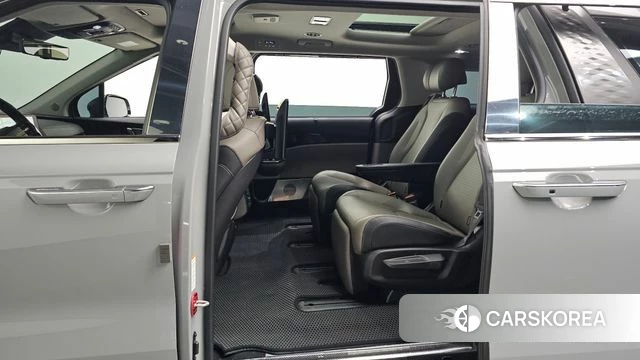 Kia The New Carnival 4th Generation 2025 Серебристо-серый из Кореи, фото 2