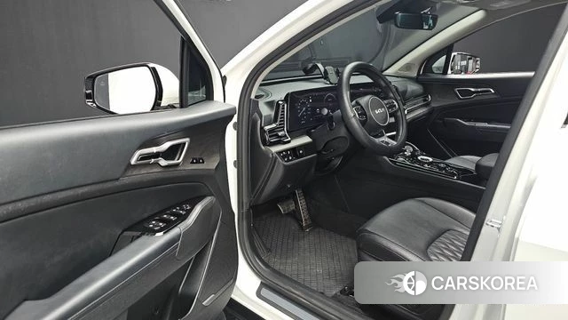 Kia Sportage 5th Generation Hybrid 2023 Белый из Кореи, фото 2