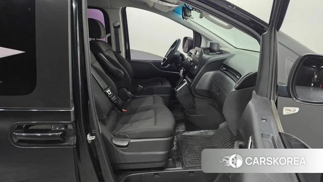 Hyundai Staria 2021 Черный из Кореи, фото 2