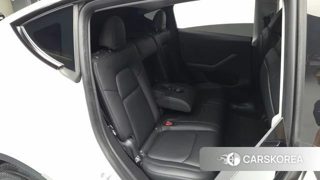 Tesla Model Y 2023 Белый из Кореи, фото 2
